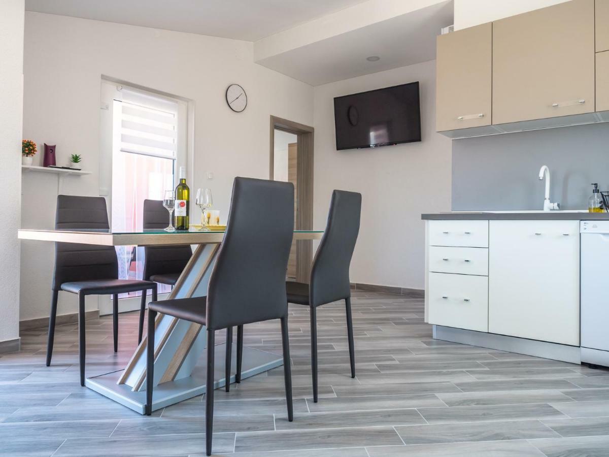 Apartment ˝Soleil˝ Vir Exterior foto
