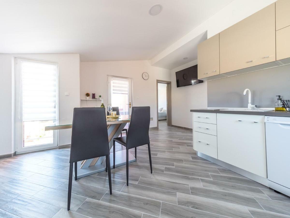 Apartment ˝Soleil˝ Vir Exterior foto